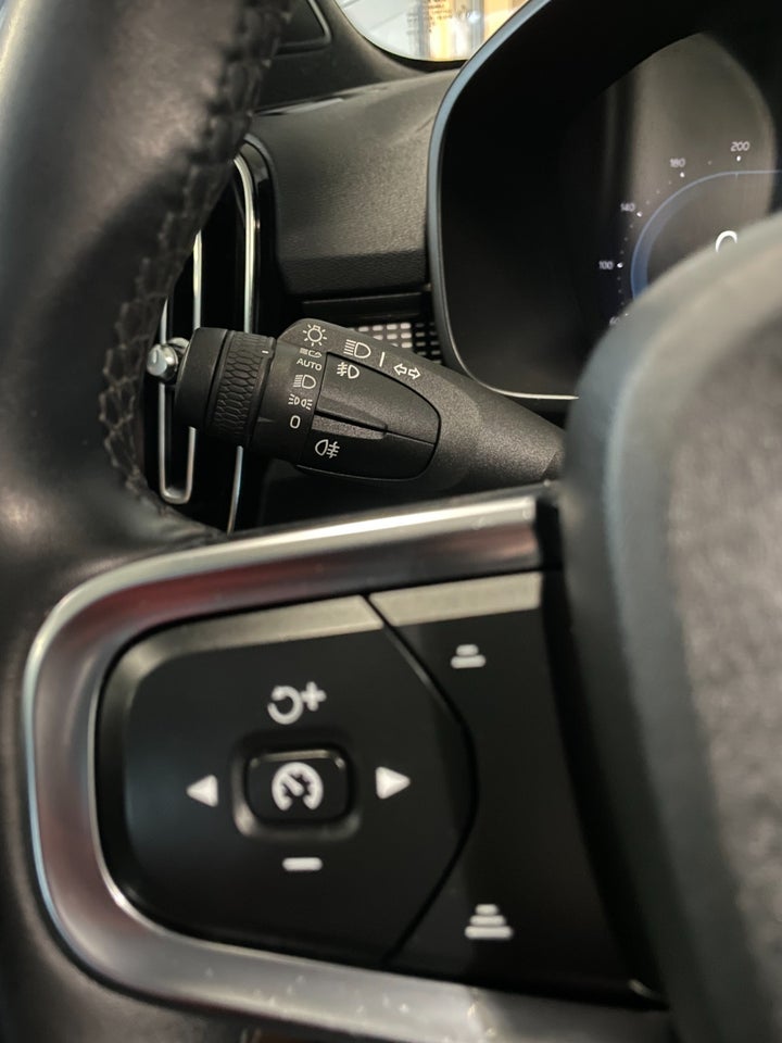 Volvo XC40 P6 ReCharge Core 5d