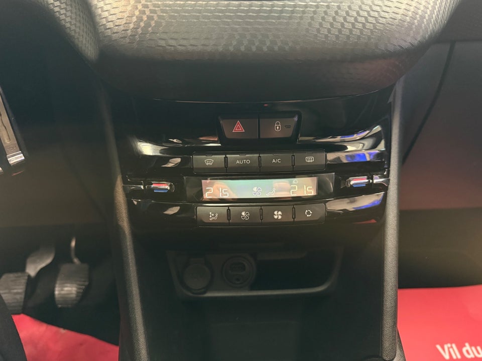 Peugeot 208 1,6 BlueHDi 100 Allure Sky 5d