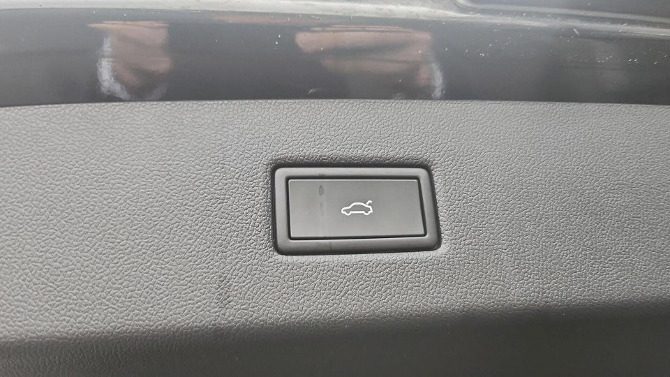 Ford Explorer 82 Premium Extended Range 5d