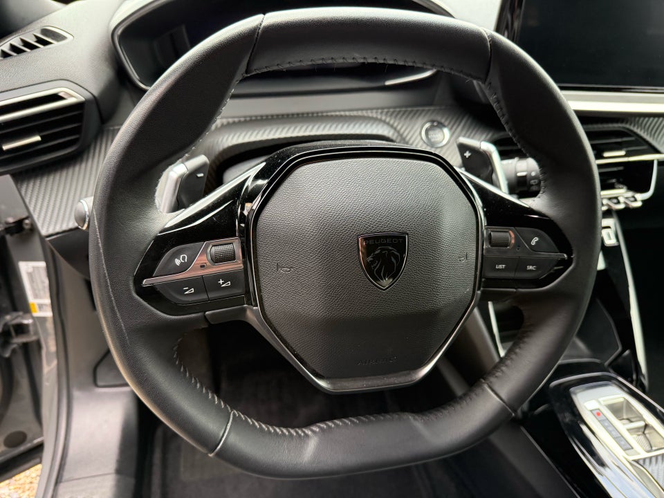 Peugeot 2008 1,2 PureTech 130 First Selection EAT8 5d