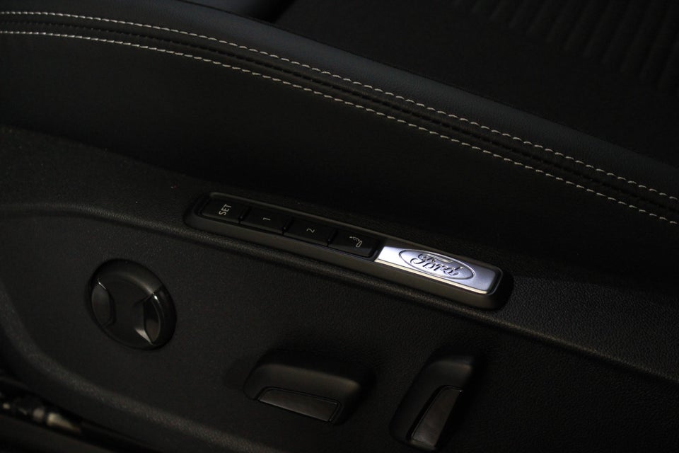 Ford Explorer 82 Premium Extended Range 5d