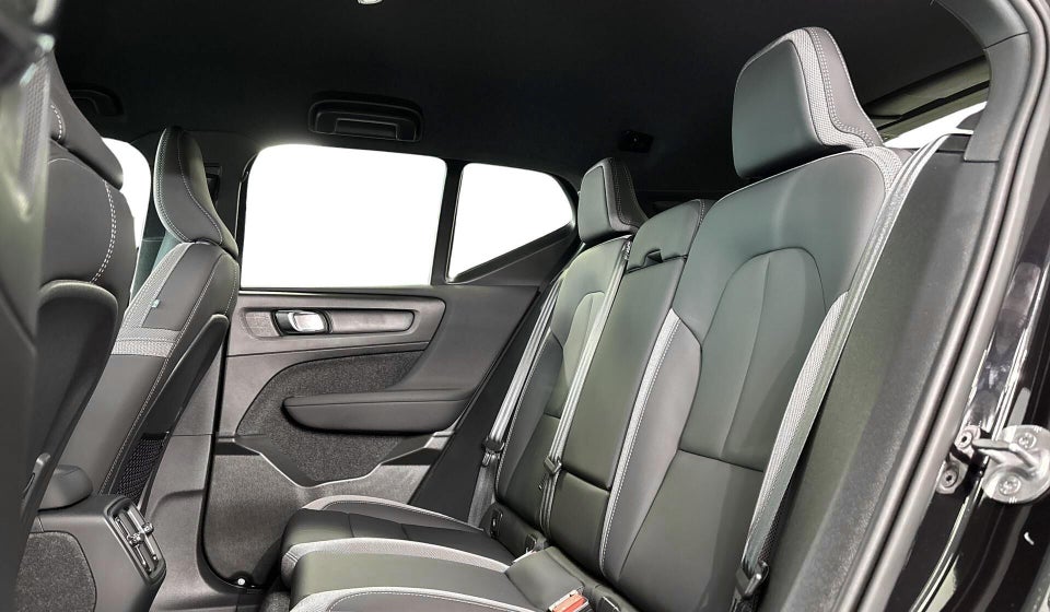 Volvo XC40 ReCharge Extended Range Plus 5d