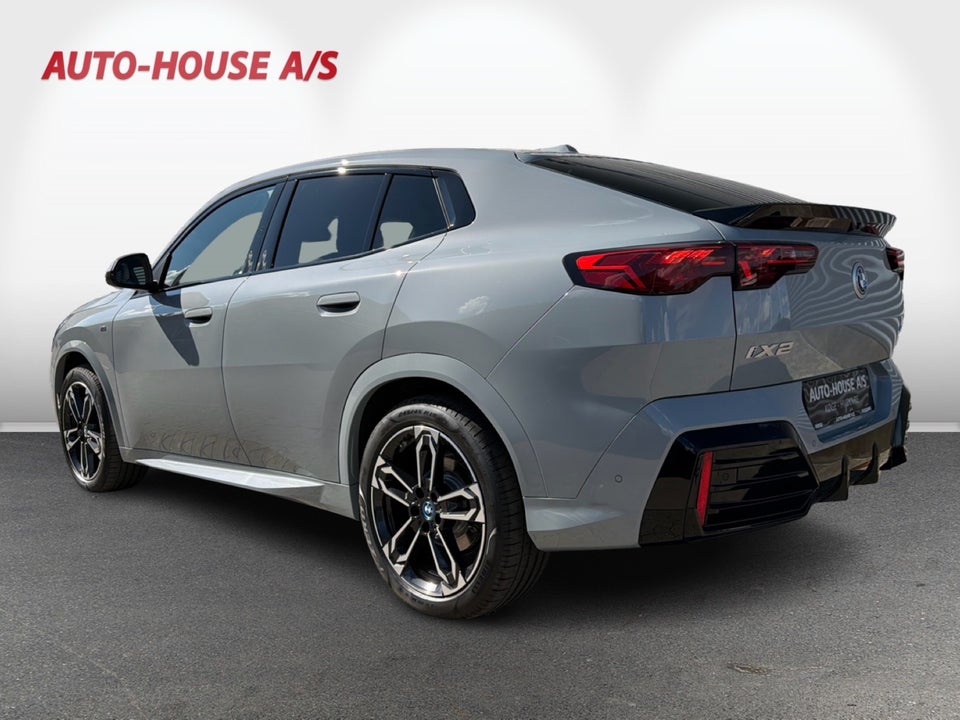 BMW iX2 eDrive20 Fully Charged M-Sport 5d