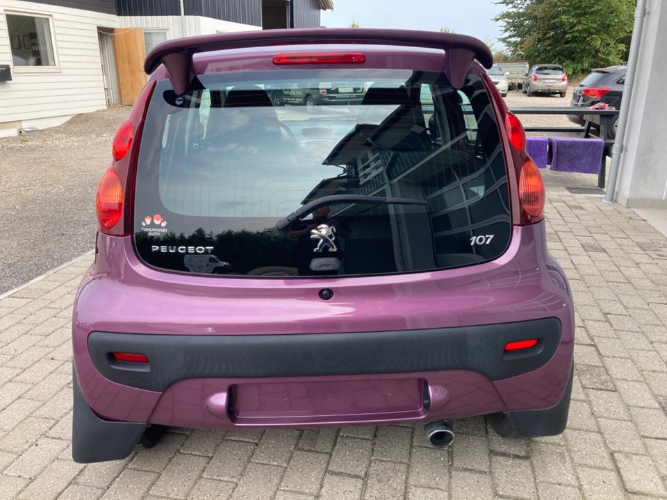 Peugeot 107 1,0 Champion Connect 5d