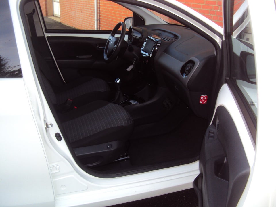 Peugeot 108 1,0 e-VTi 72 Allure+ 5d