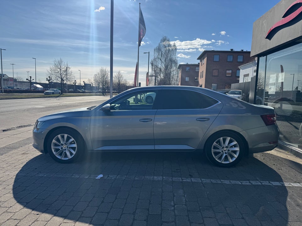 Skoda Superb 2,0 TDi 150 Style DSG 5d