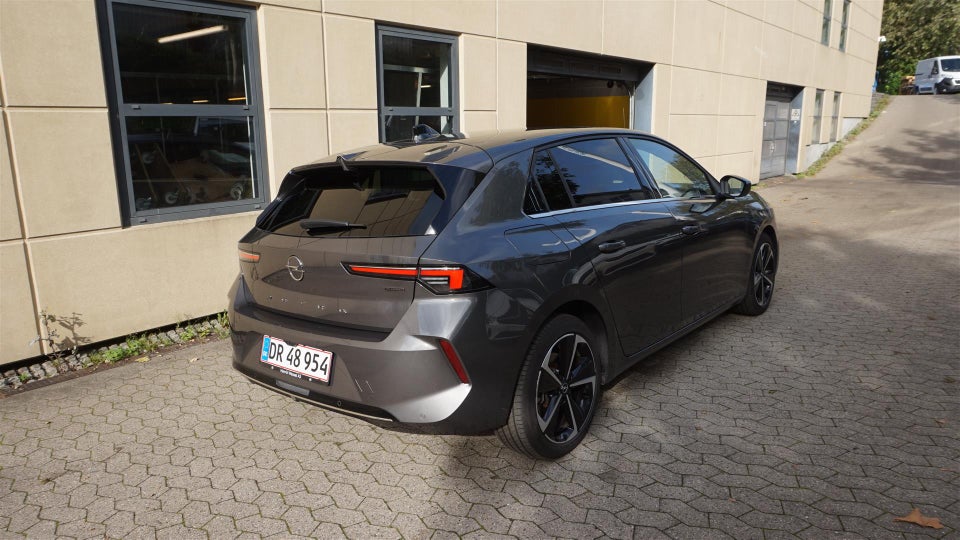 Opel Astra 1,6 PHEV Elegance aut. 5d