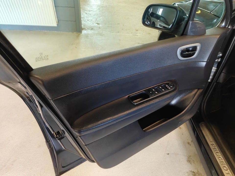 Peugeot 307 2,0 XS 5d