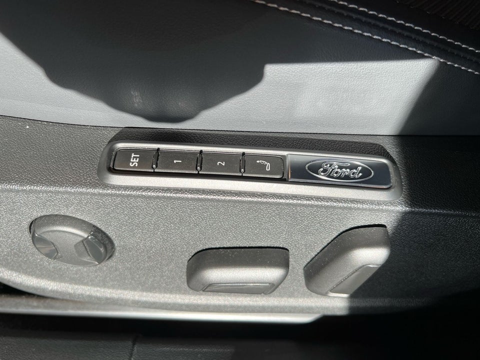 Ford Explorer 79 Select Extended Range AWD 5d