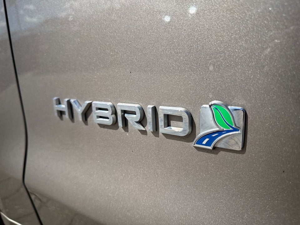 Ford Mondeo 2,0 HEV Titanium stc. CVT 5d