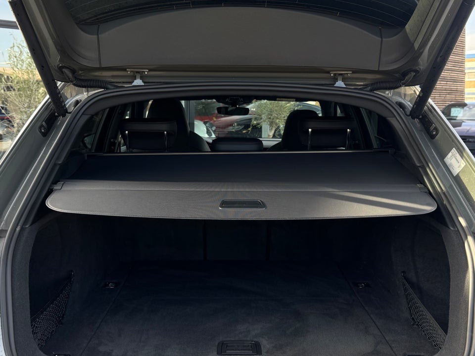 Audi Q8 e-tron 55 S-line quattro 5d