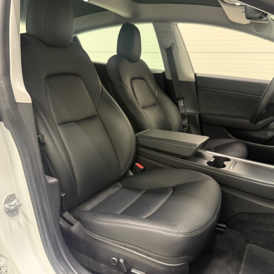 Tesla Model 3 Long Range AWD 4d