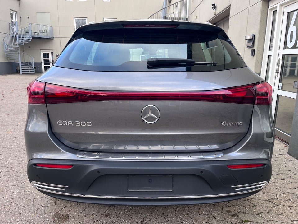 Mercedes EQA300 Progressive 4Matic 5d