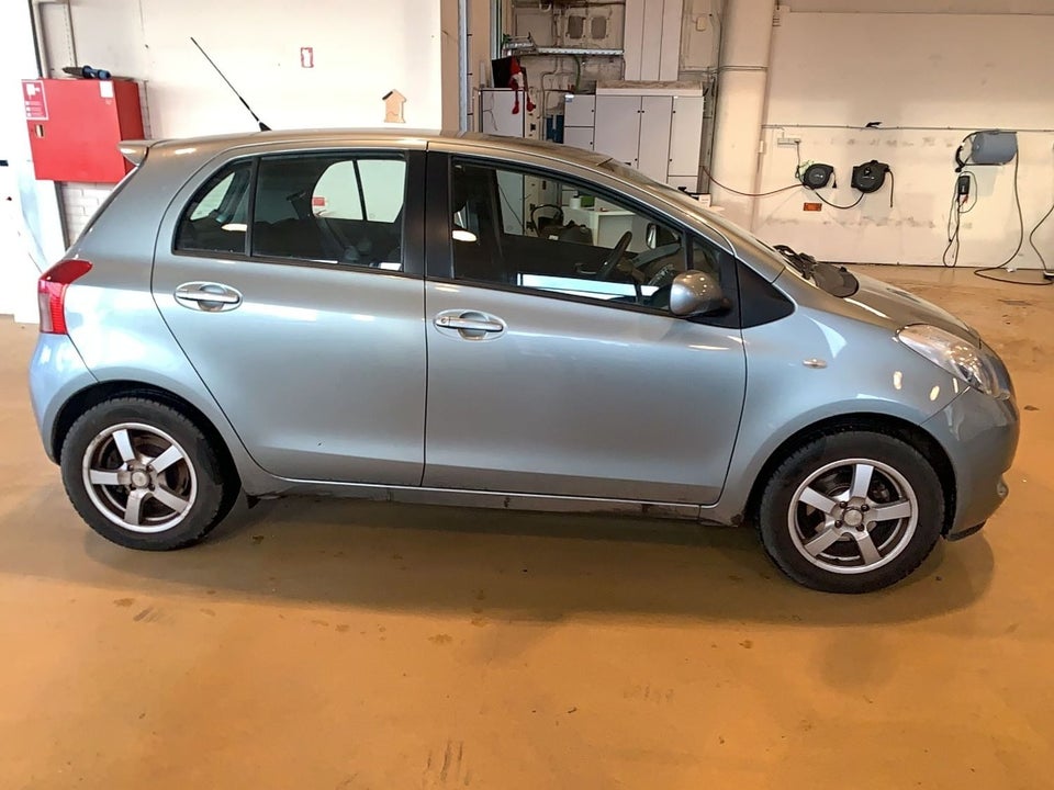 Toyota Yaris 1,3 Luna Sport 5d