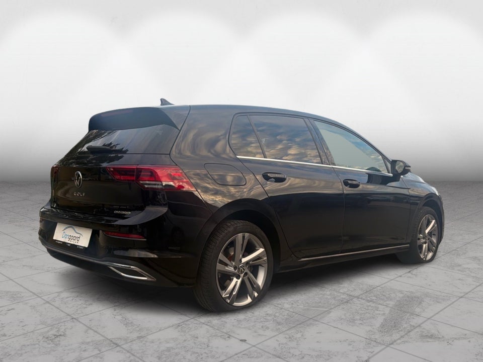 VW Golf VIII 1,4 eHybrid DSG 5d