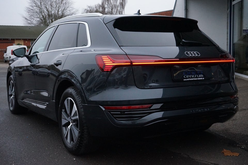 Audi Q8 e-tron 55 Advanced quattro 5d