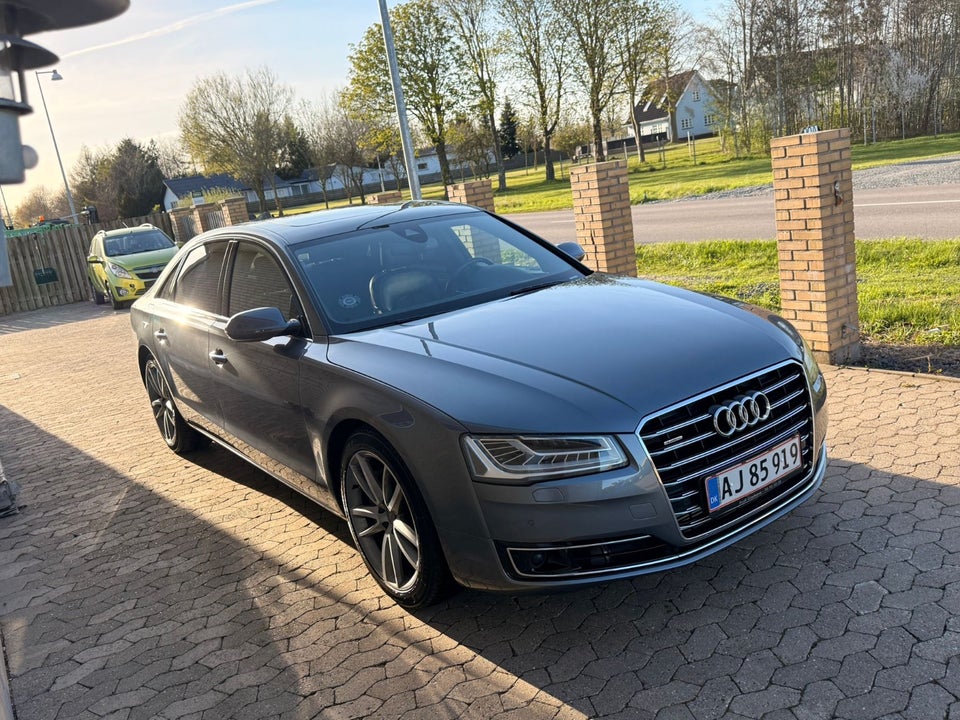 Audi A8 3,0 TDi 258 quattro Tiptr. lang 4d