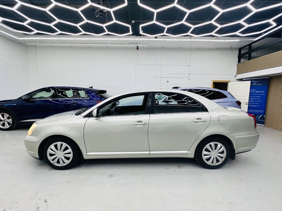 Toyota Avensis 1,8 VVT-i Sol 5d