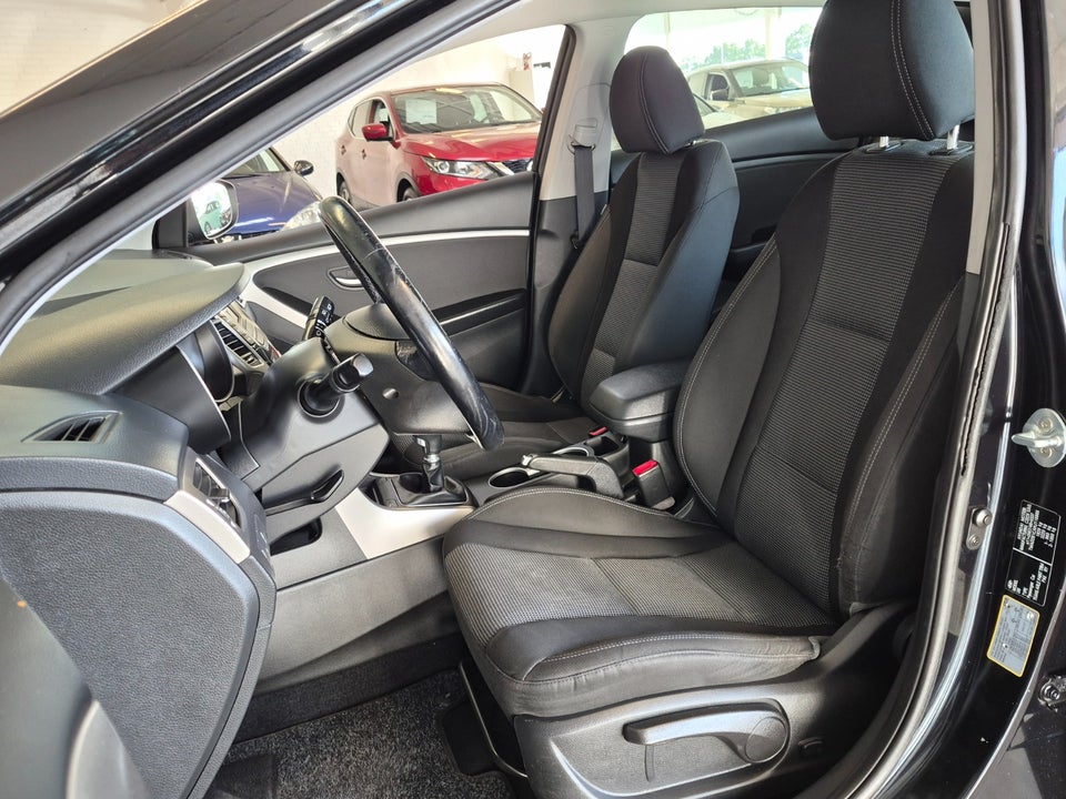 Hyundai i30 1,6 GDi Trend CW 5d