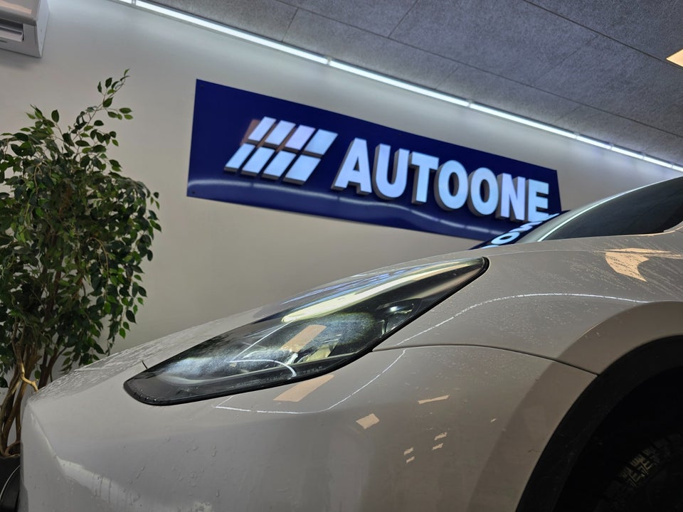 Tesla Model Y RWD 5d