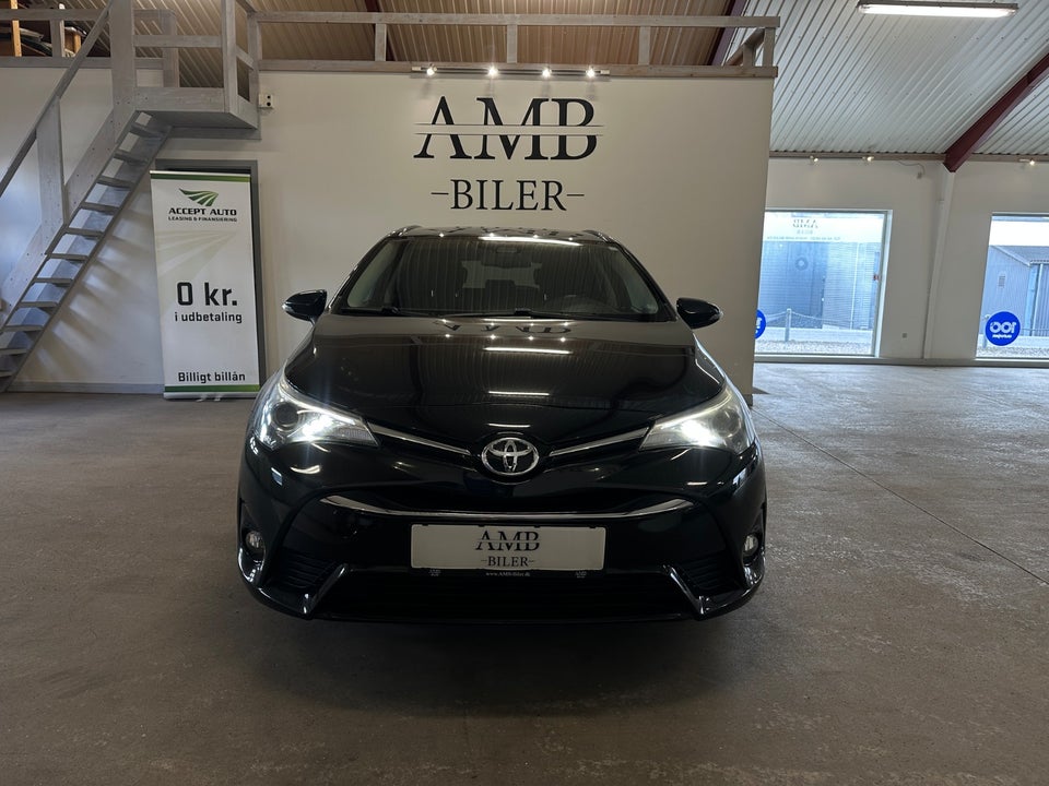 Toyota Avensis 1,8 VVT-i T2 Premium Touring Sports MDS 5d