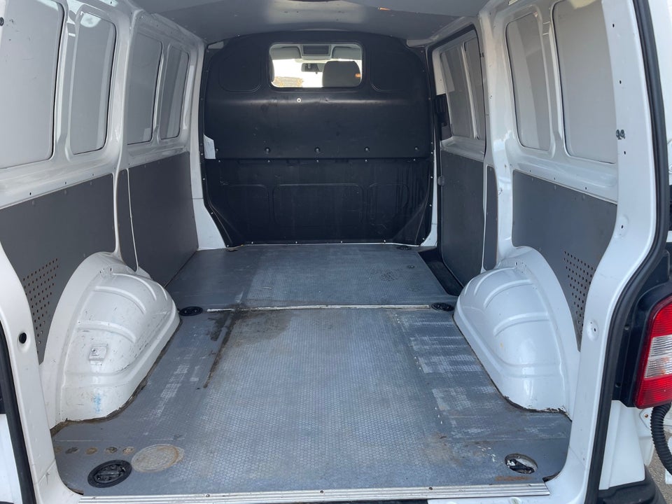 VW Transporter 2,0 TDi 114 Kassevogn kort BM