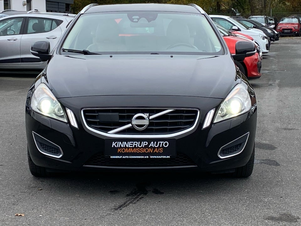 Volvo V60 1,6 T4 180 Summum aut. 5d