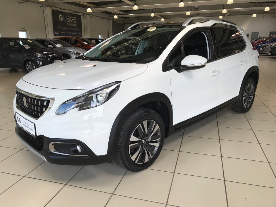 Peugeot 2008 1,5 BlueHDi 100 Selection Sky 5d