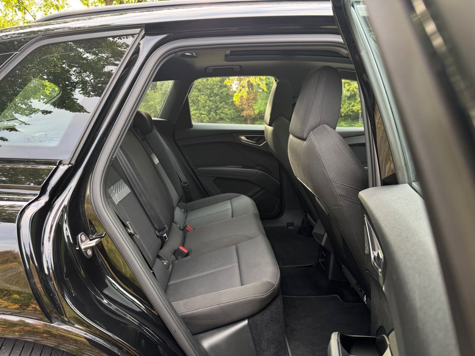 Audi Q4 e-tron 35 Attitude 5d