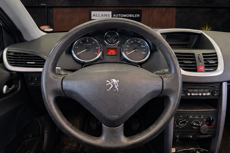 Peugeot 207 1,6 HDi CC 2d