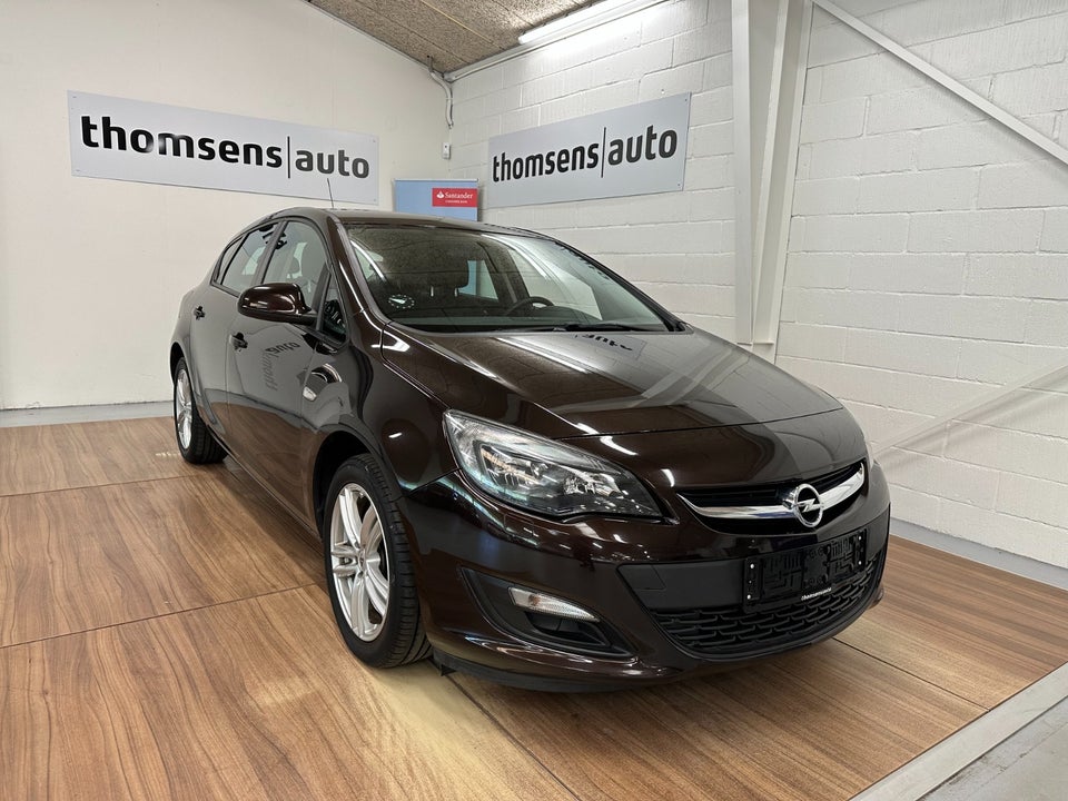 Opel Astra 1,4 T 140 Limited 5d