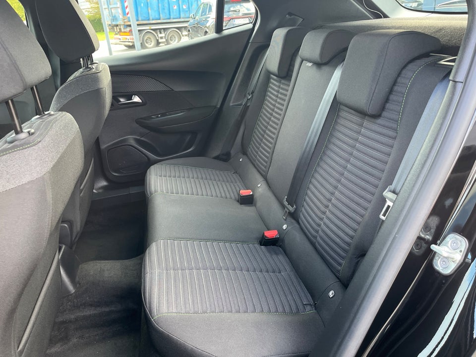 Peugeot 2008 1,2 PureTech 100 Active 5d