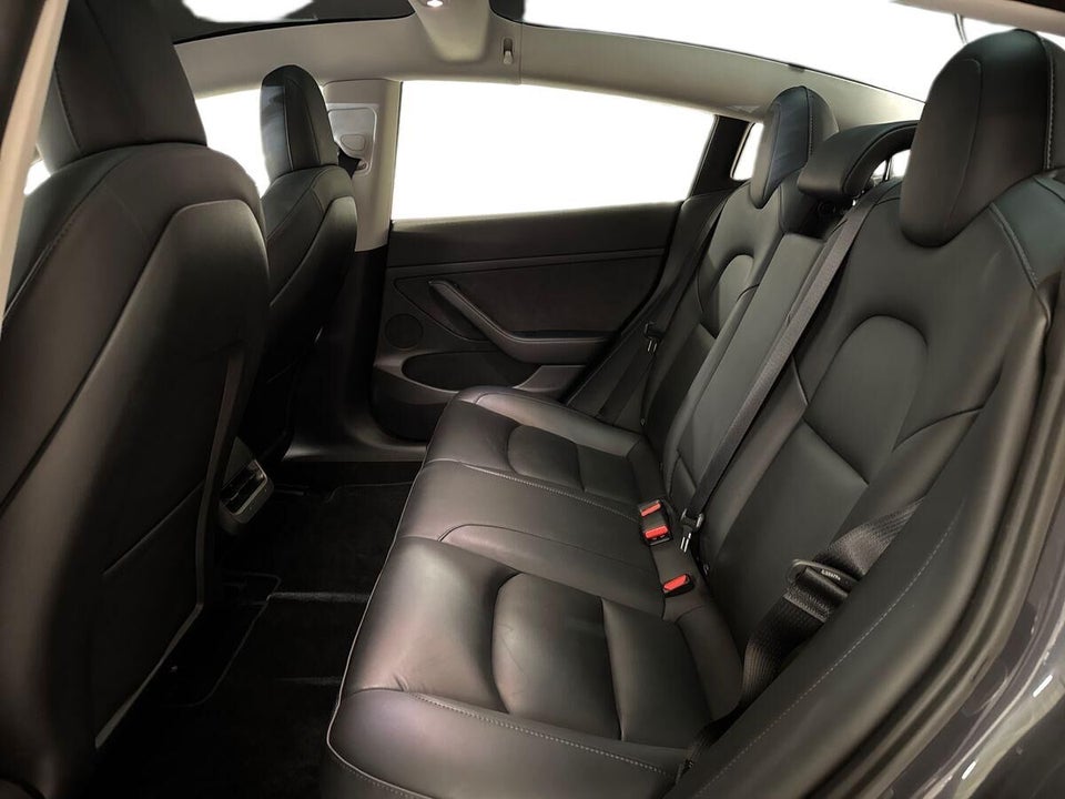 Tesla Model 3 RWD 4d