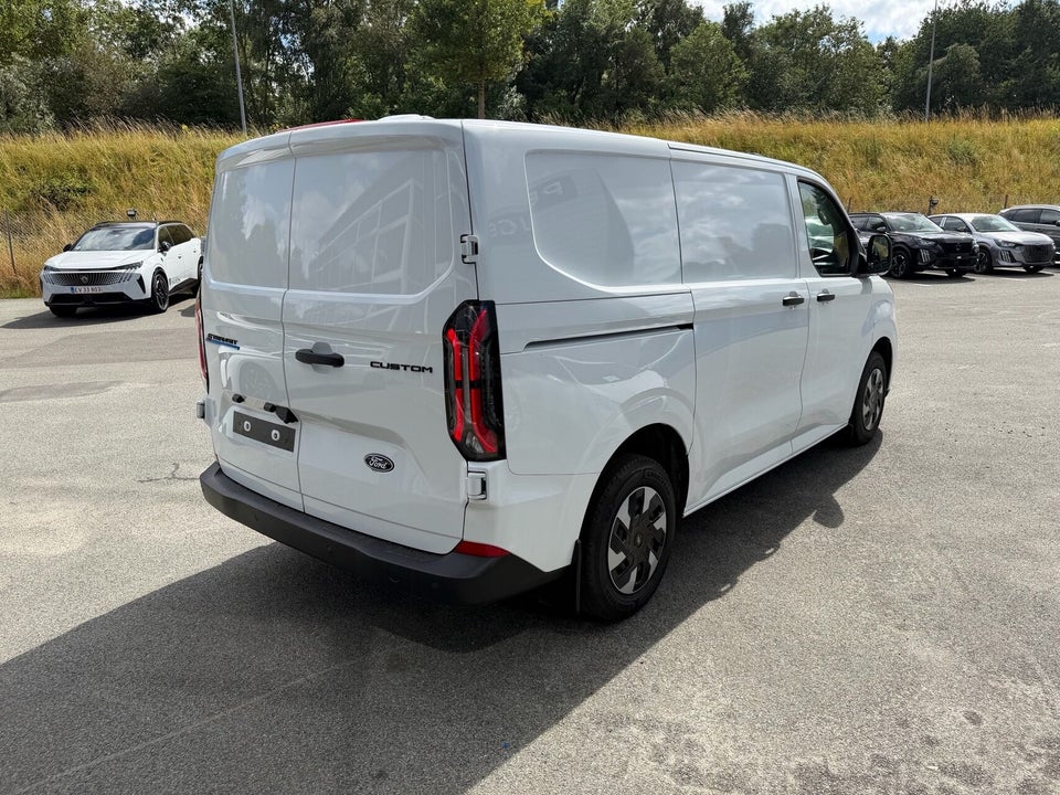 Ford E-Transit Custom 320 L1 64 Trend