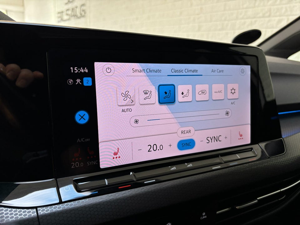 VW Golf VIII 1,4 GTE DSG 5d