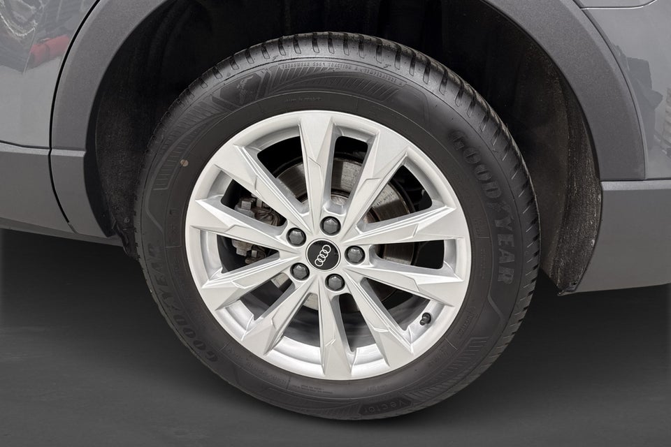 Audi Q3 45 TFSi e Attitude plus S-tr. 5d