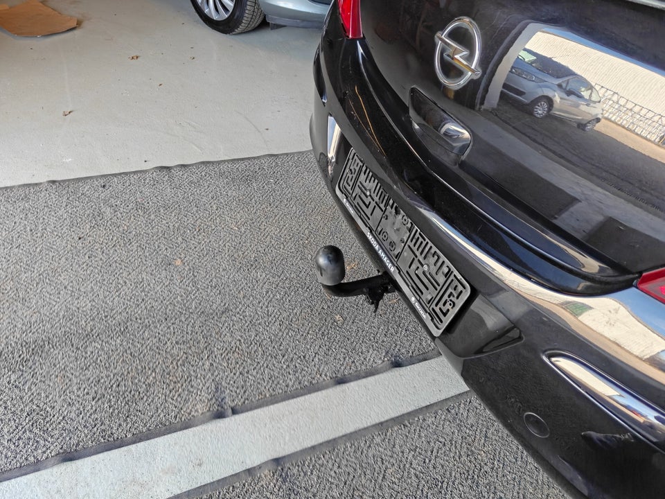 Opel Corsa 1,2 16V Cosmo 5d