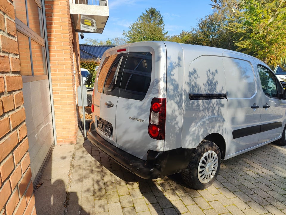 Peugeot Partner 1,6 BlueHDi 100 L2 Flex Van 5d