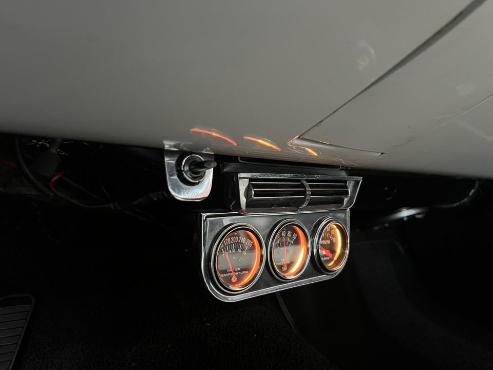 Cadillac Coupé DeVille 6,4 aut. 2d