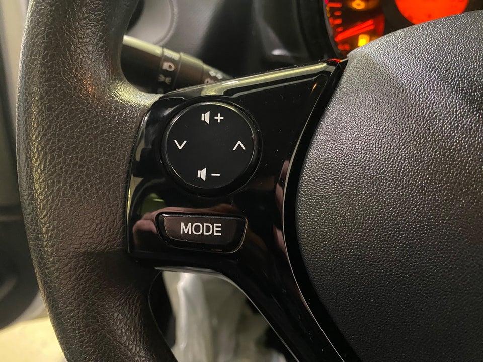 Citroën C1 1,0 VTi Shine 5d