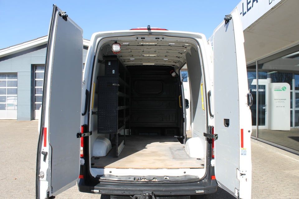 VW Crafter 35 2,0 TDi 177 Kassevogn L3H2