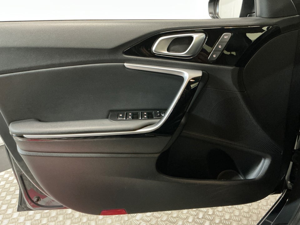 Kia Ceed 1,6 PHEV Upgrade SW DCT 5d