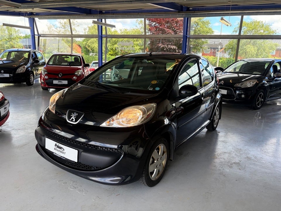 Peugeot 107 1,0 Urban 5d