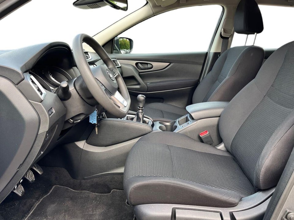 Nissan Qashqai 1,3 Dig-T 140 Visia 5d