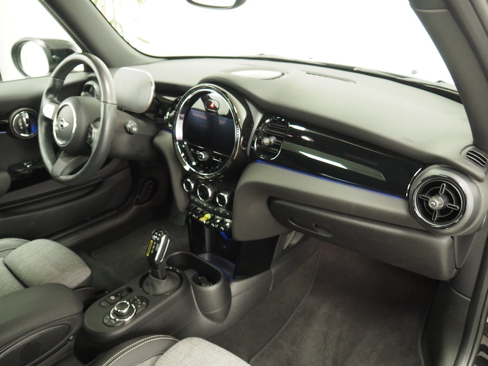 MINI Cooper SE Classic Trim 3d