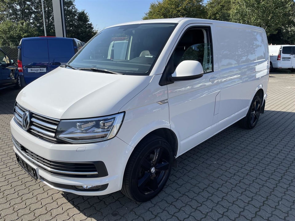 VW Transporter 2,0 TDi 150 Kassevogn DSG kort