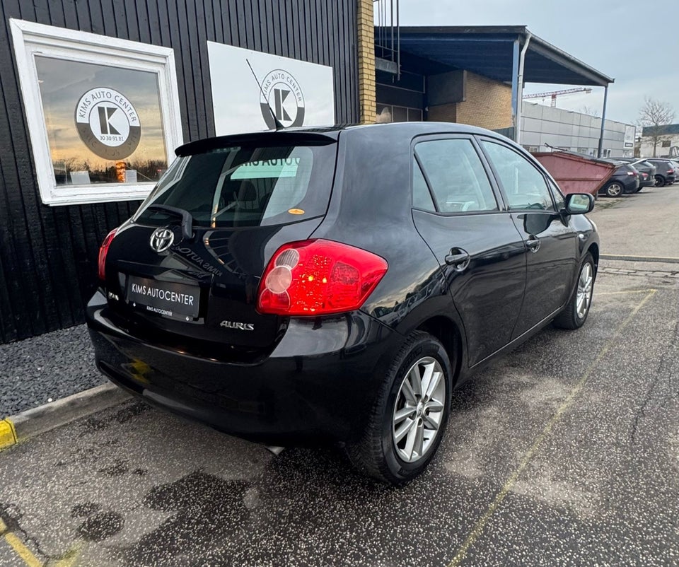 Toyota Auris 1,3 T2 5d