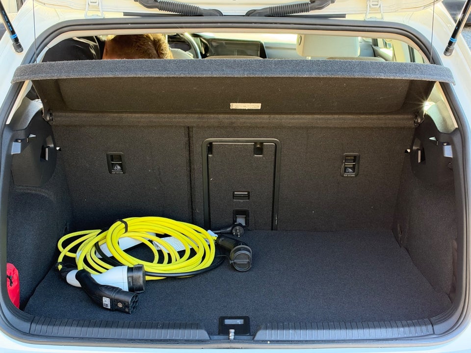 VW Golf VIII 1,4 eHybrid DSG 5d