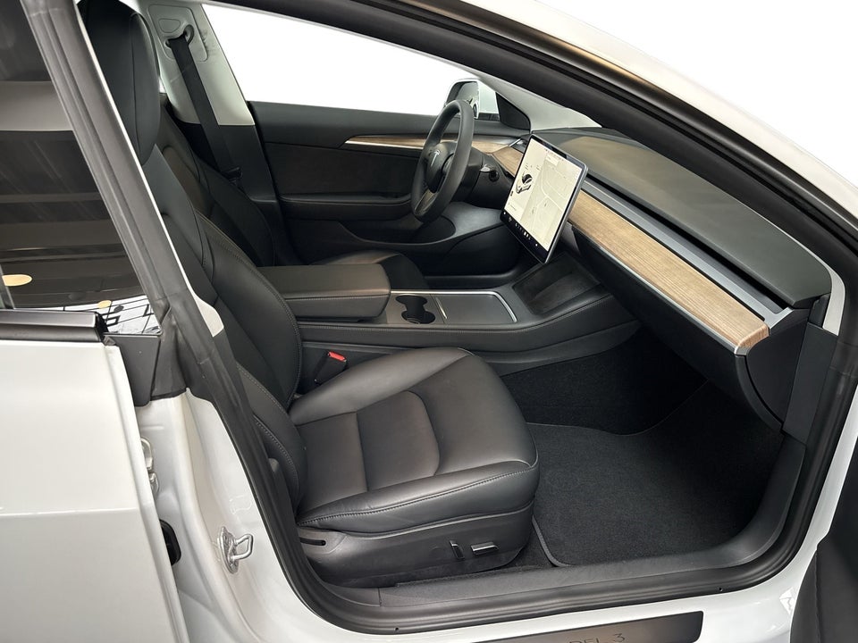 Tesla Model 3 Long Range AWD 4d