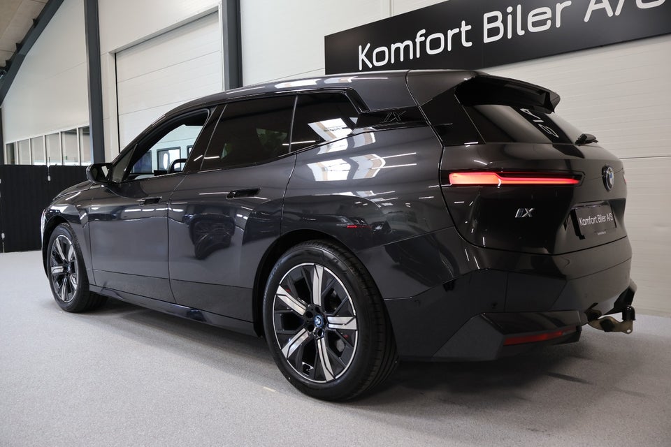BMW iX xDrive40 Supercharged 5d
